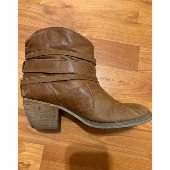 Mia‎ Booties - Picture 3 of 4